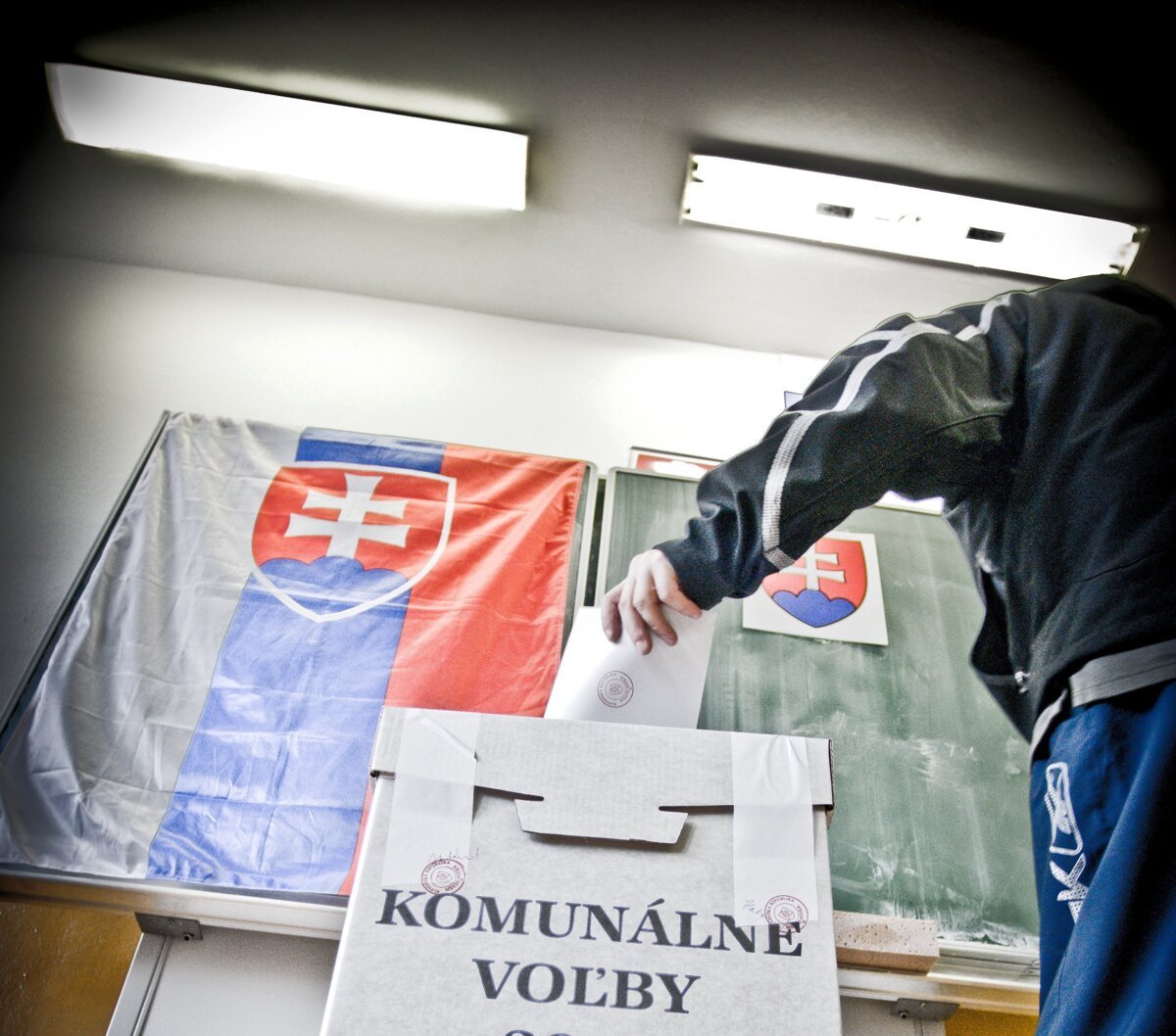 Dominuje jedna strana boj o miesto medzi kandidatmi