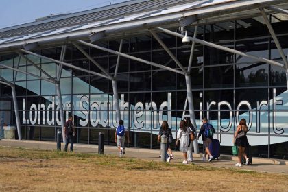 Londynske letisko Southend od stvrtka obnovi prevadzku