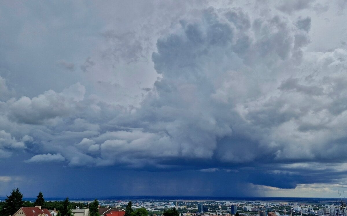 Meteorologovia Aktualne burky su fotogenicke duha mozna