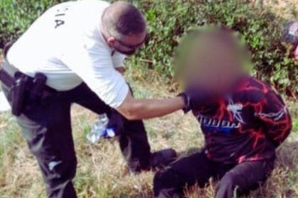Motorkar namiesto zastavenia pridal plyn sledovala policajna nahanacka