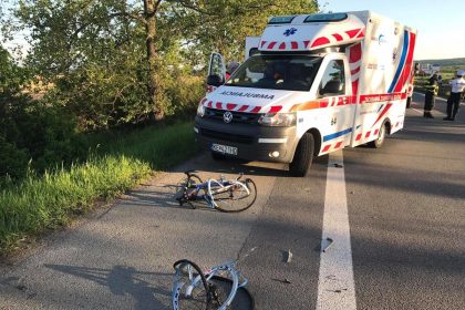 Policia vysetruje nehodu pri Mlynici tazko zraneny cyklista