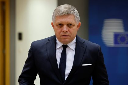 Ranny brifing Fico taha opoziciu do svojej plynovej hry neonacistovi pritazila jeho natura