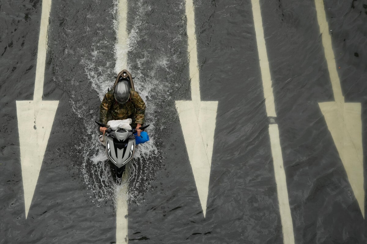 Silne burky na severe Vietnamu si vyziadali obet