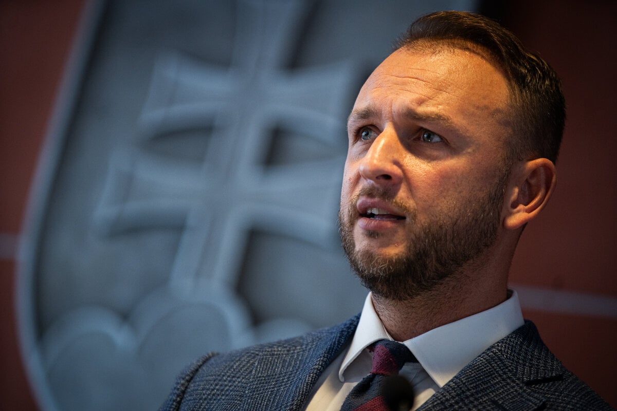 Utoky na ludi vo vycviku su nepochopitelne povedal Sutaj Estok