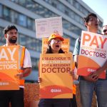 V Anglicku sa zacal patdnovy strajk lekarov