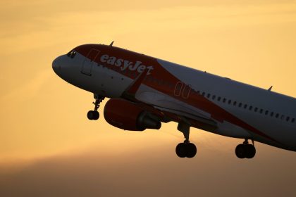 V Glasgowe nudzovo pristalo lietadlo kvoli bombovym vyhrazkam