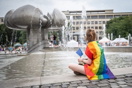 Vidime vas stojime pri vas odkazuje diplomaticka komunita LGBTI ludom