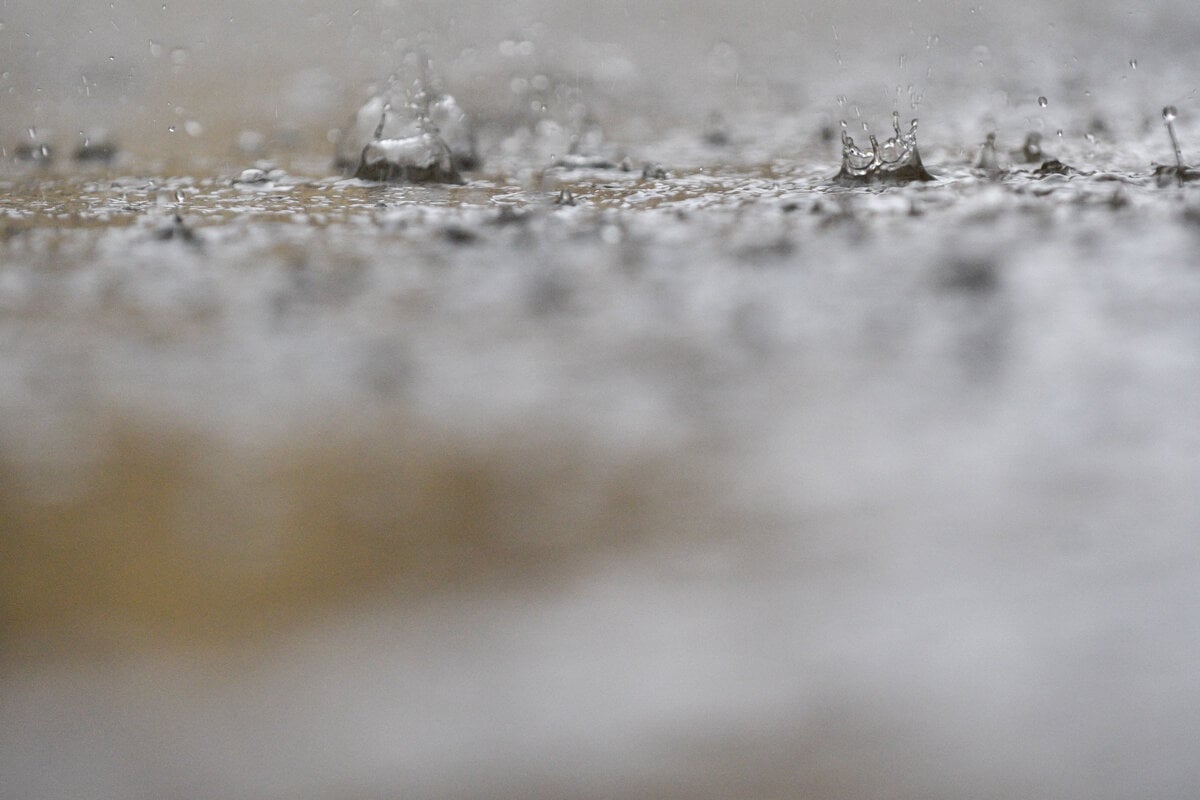 Vystraha plati pre cele Slovensko Sobota prinesie prehanky dazd lokalne burky