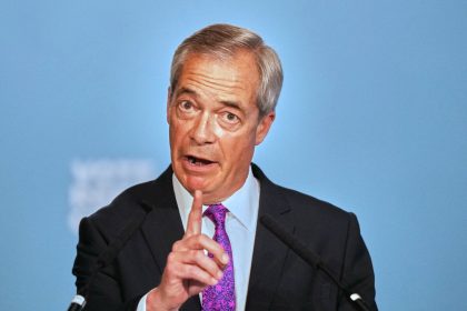 Farage predstavil plan hromadneho vyhostenia ziadatelov o azyl