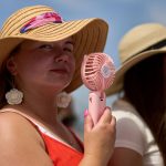 Juh cakaju popoludni horucavy teplota az 35 C