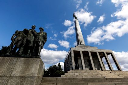Koalicia navrhuje novy trestny cin poskodzovania pamatnikov