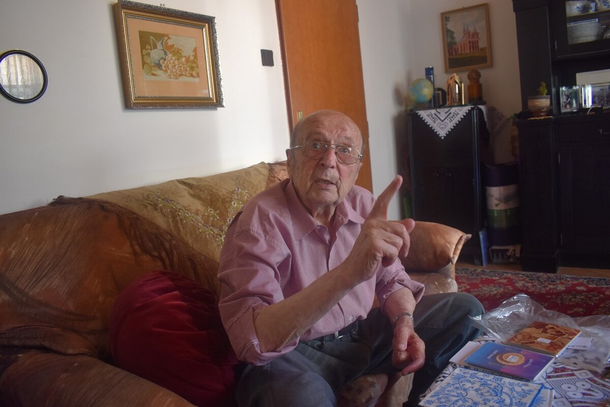 Lekar Marian Kriz ma 80 rokov a stale pracuje