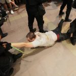 Pocas protestov v Srbsku sa strhli potycky s policajtmi