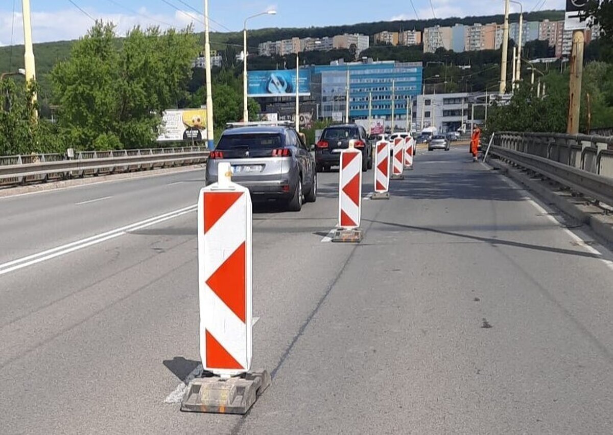 Poskodeny most na Hlinkovej prekazil plany so Slaneckou