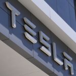 Predaj elektromobilov Tesla v Europe klesol v juli