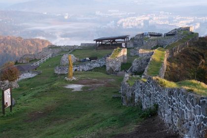 Pusty hrad ozije Historicky klenot Zvolena ozije