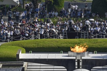 Recnici na ceremonii v Hirostime vyzyvali na buducnost bez jadrovych zbrani