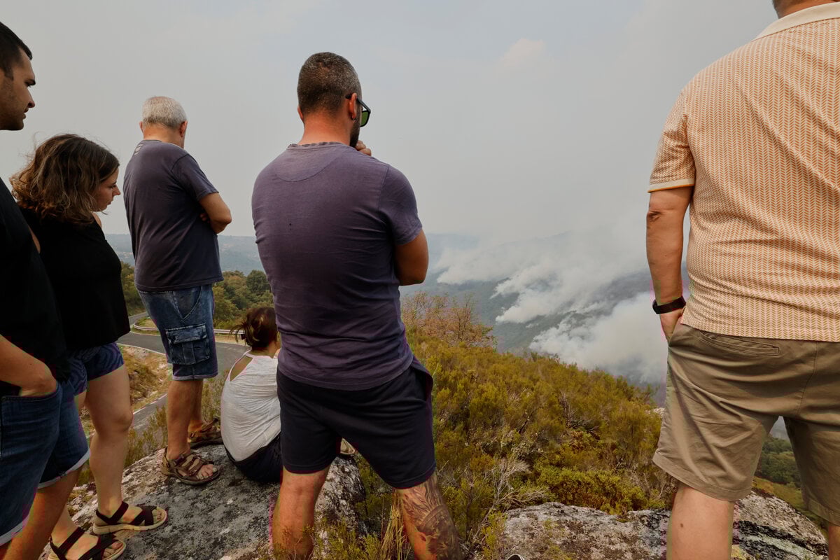 Rozsiahle lesne poziare v Spanielsku maju tretiu obet