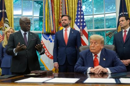 Rwanda prijala prvych sedem migrantov z dohody s USA