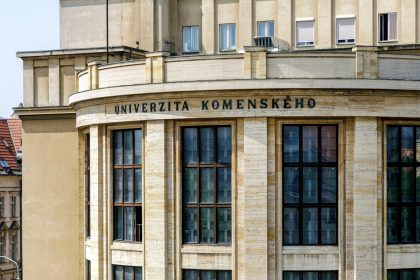 Student ska rada vysokych skol vnima zakon ako spravny krok