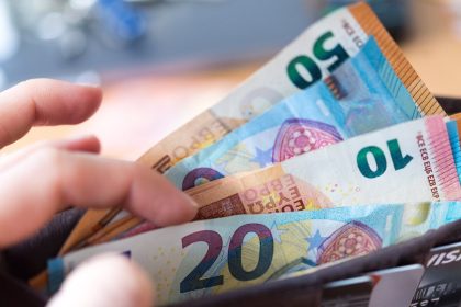 Vacsina Slovakov odklada vacsie investicie ukazal prieskum