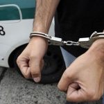 Zahral divadlo odputal pozornost a ukradol tasku