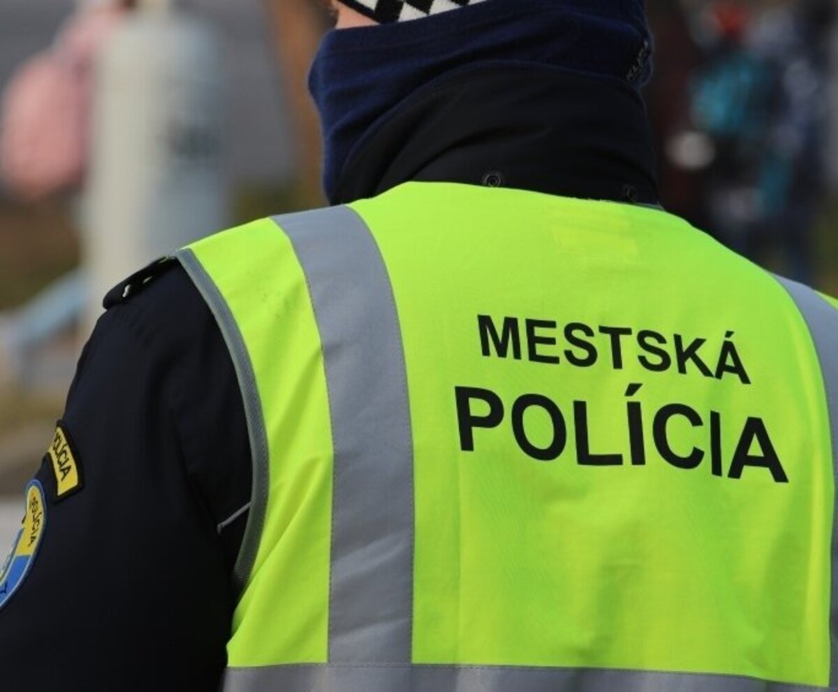 Dramaticky zasah Muz s nozom hrozil skokom