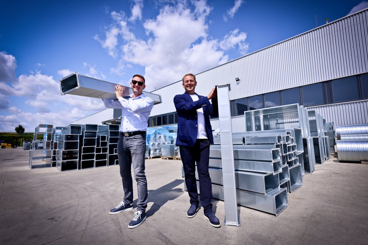 Firma z Nitry robi milionove projekty pre Teslu a TikTok