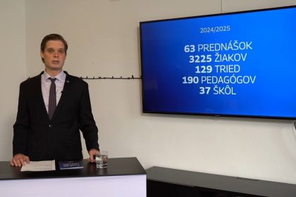 Hoaxy a podvody brania obvineniam z LGBTI ideologie