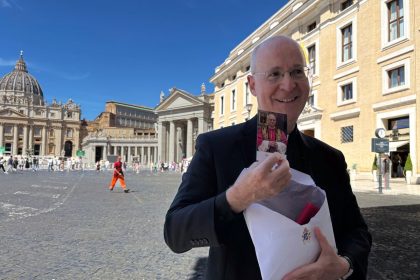 Papez sa stretol s knazom znamym svojou pastoraciou LGBTQ ludi