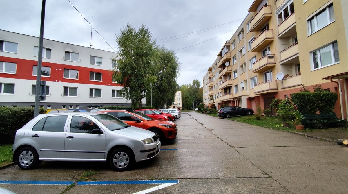 Parkovaci system v Bojniciach zarobil desattisice eur
