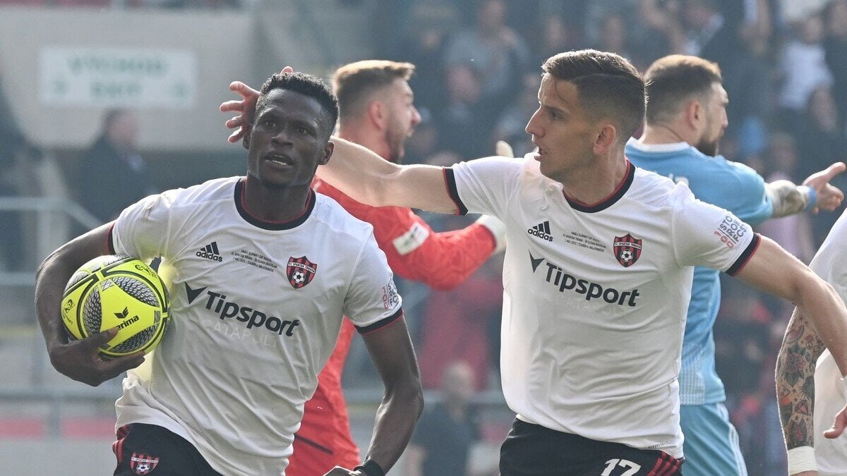 Prestupova bomba Fanusikovia Spartaka su nadseni z klenotu