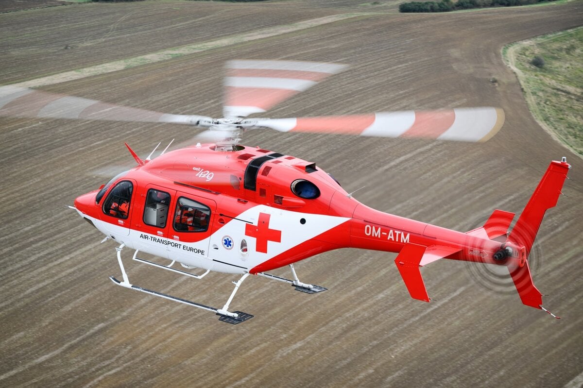 Pri nehode stvorkolky zasahoval vrtulnik Vodica previezli do nemocnice