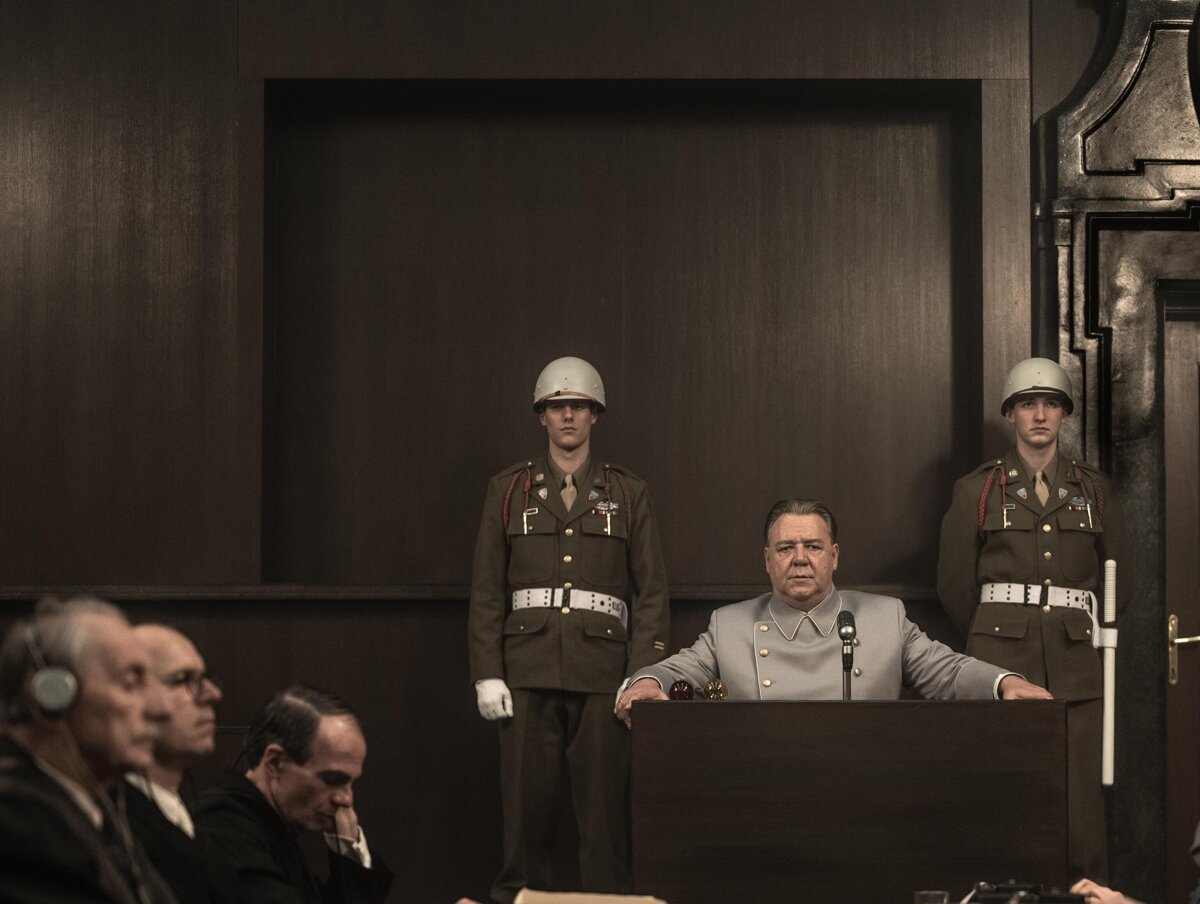 Sarmantny nacista bol tazky super na sude