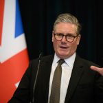 Starmer tvrdi ze Britania chrani slobodu prejavu