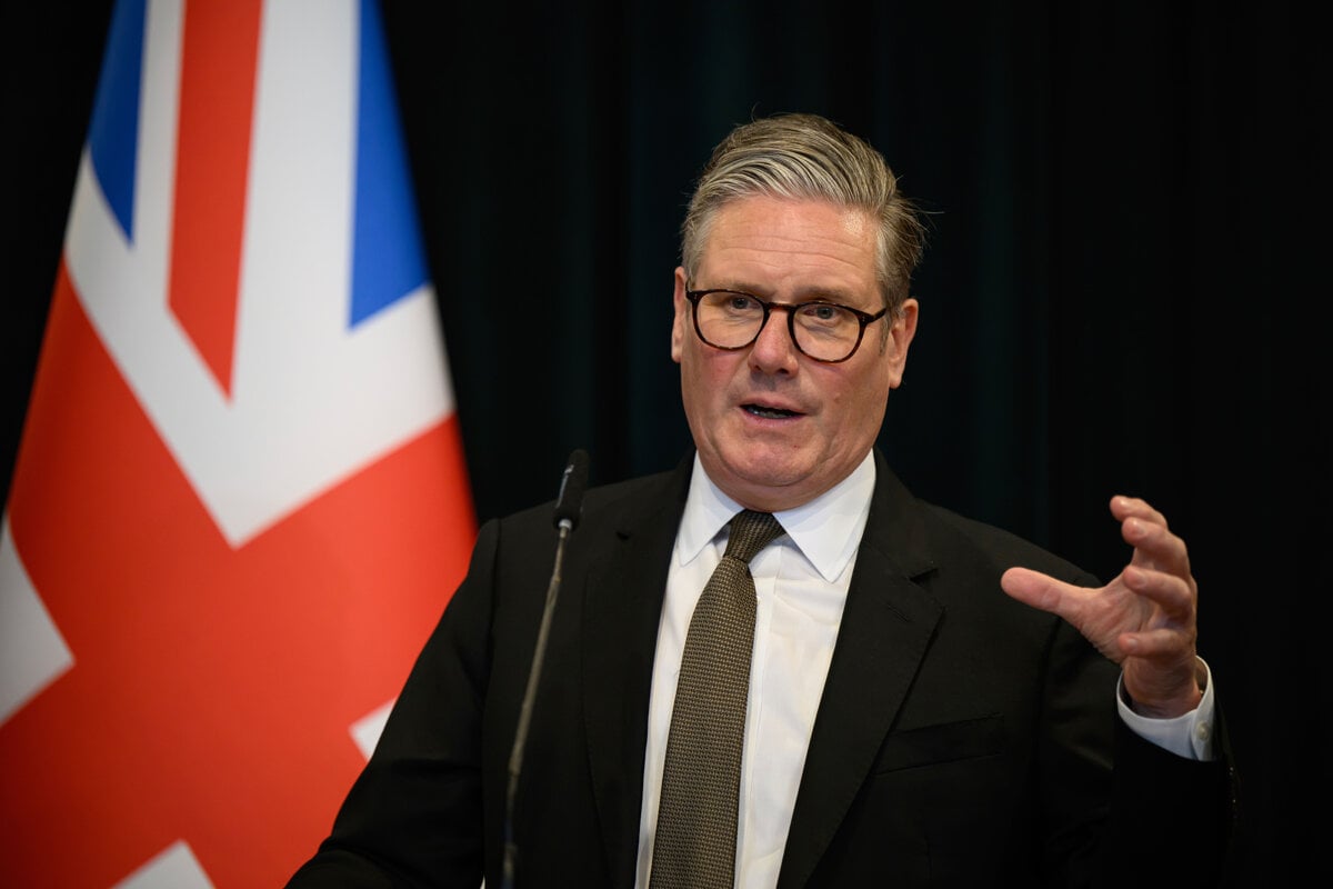 Starmer tvrdi ze Britania chrani slobodu prejavu