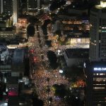 Tisicky demonstrantov v Izraeli vyzvali Trumpa aby ukoncil vojnu v Gaze