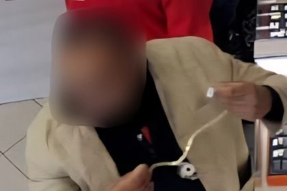 Ukradol retiazku za tisice eur pred zlatnictvom ho cakal komplic na aute