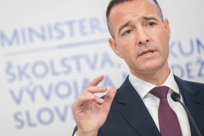 Uz v tomto skolskom roku si ziaci vyberu elektronicku maturitu