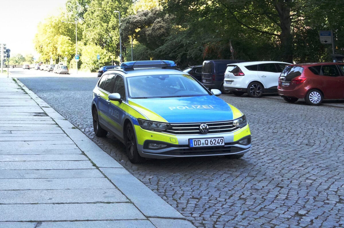 V Berline auto vrazilo do detskej skupiny tri zranenia