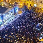 V meste zasiahnutom zltackou sa chysta Milenium party