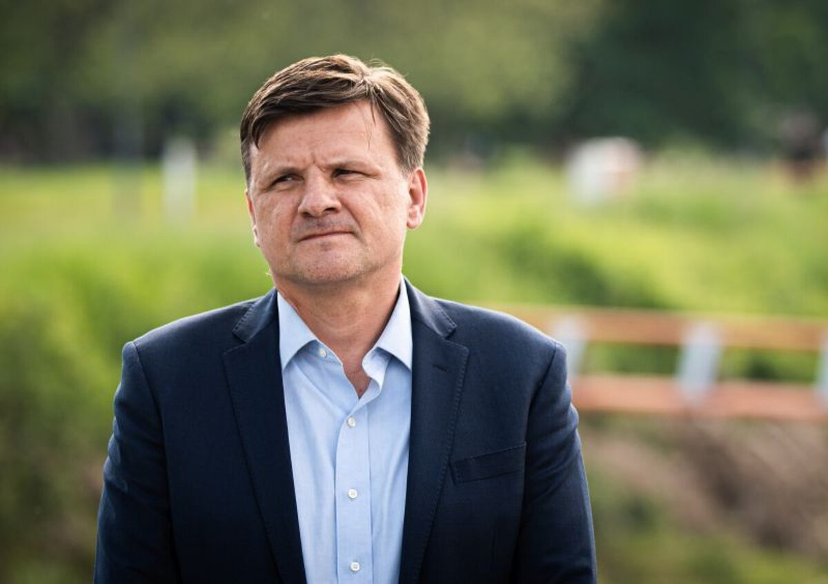 Vlada podla Hlinu mina polnohospodarske peniaze inde