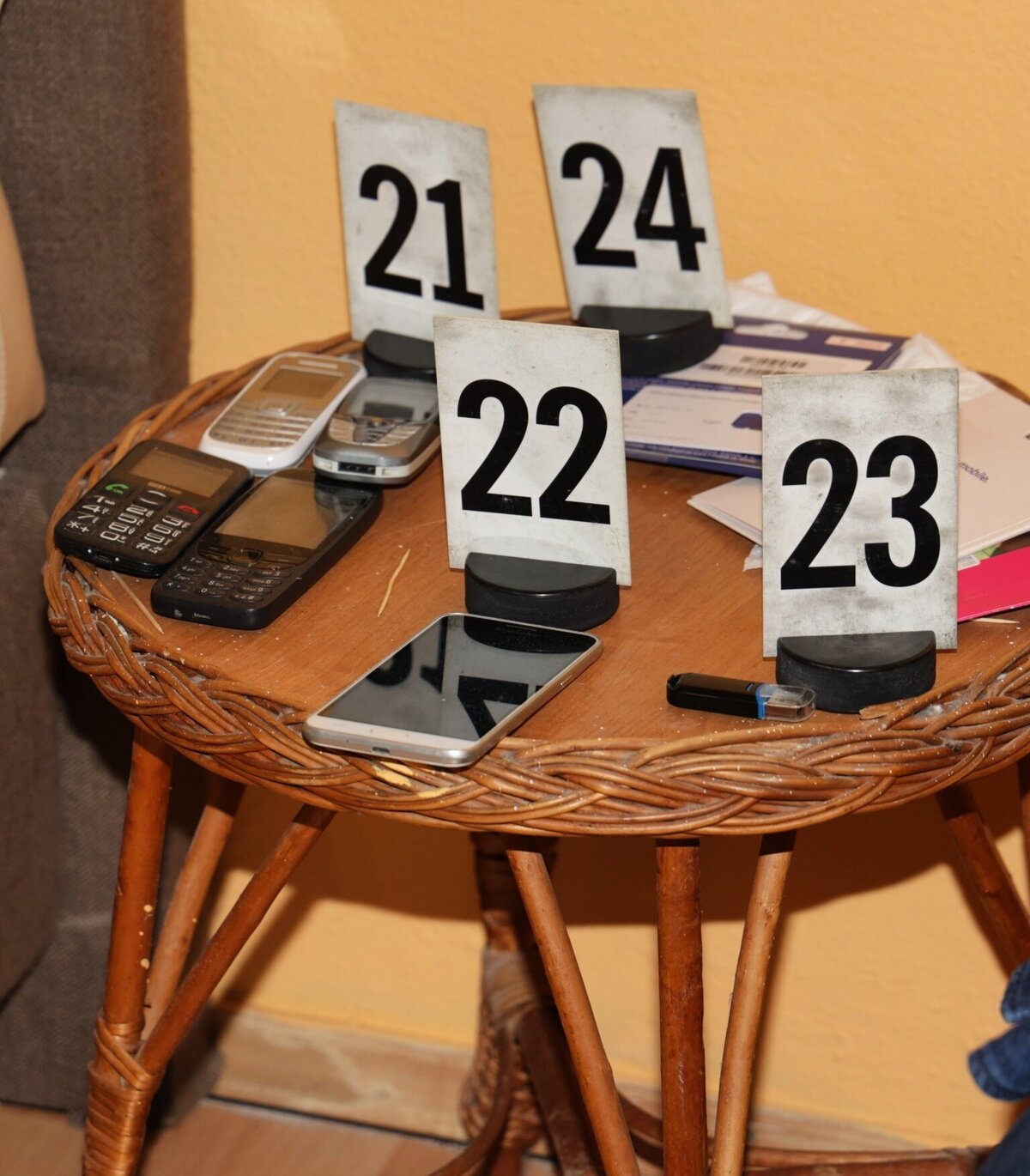 Vyuzivali najma dve legendy Podvodnikov poslali do vazby