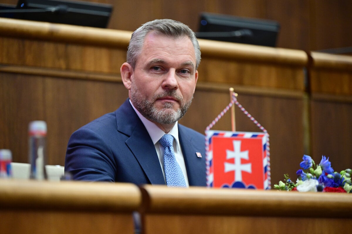 KDH listom ziada prezidenta aby vratil balik do parlamentu