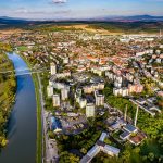 Kraj rastie mesta sa vyludnuju hladaju domov na vidieku