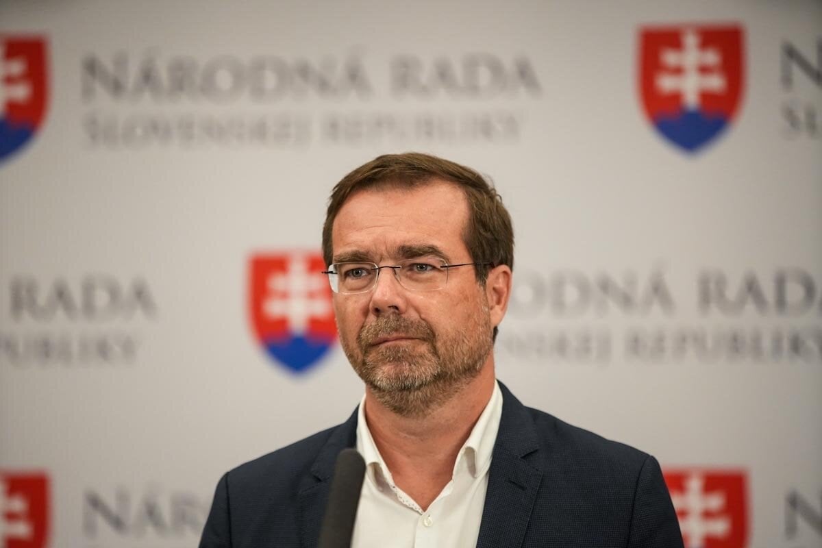 Krajci ostava v Hnuti Slovensko aj v klube