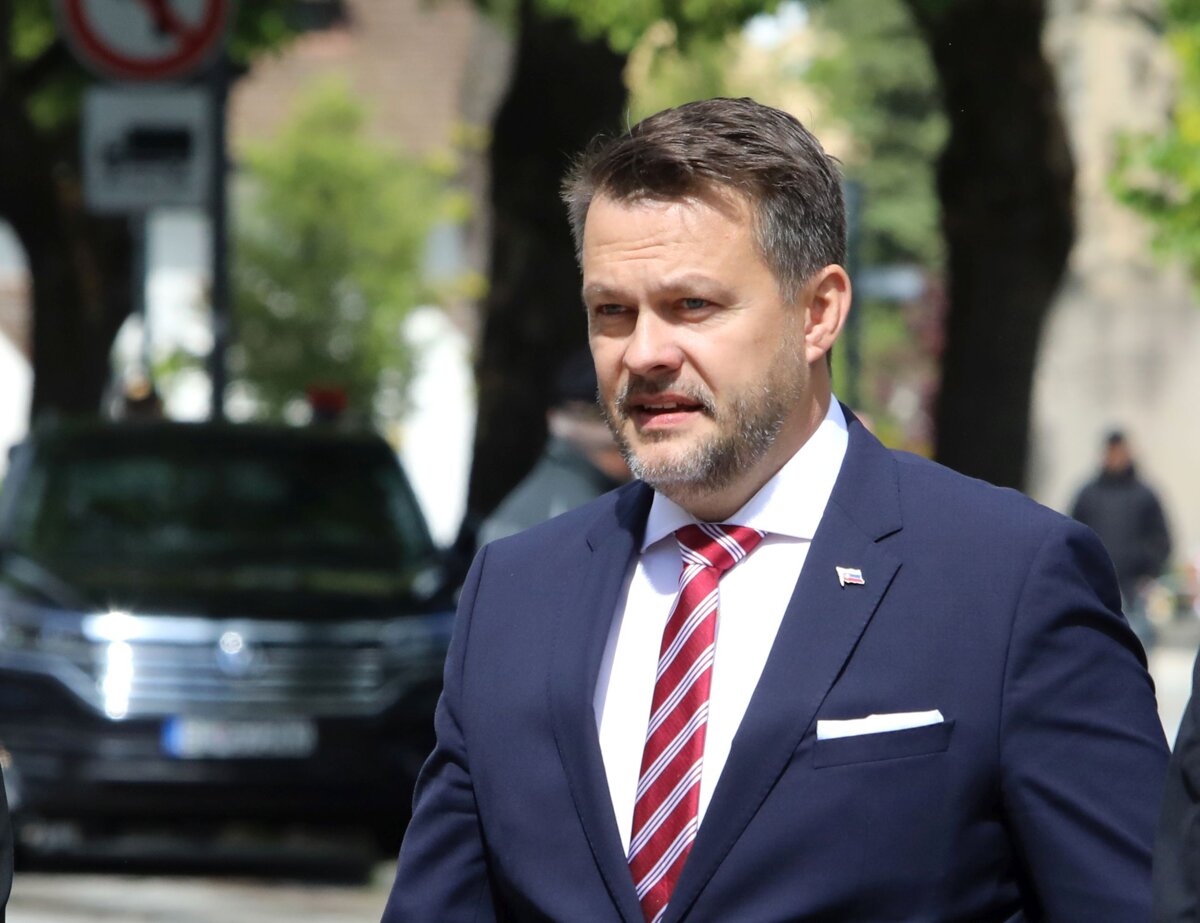 Mimoriadna schodza na odvolanie ministra Migala sa nezacala