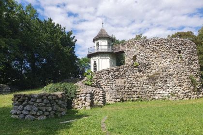Pychu dubnickeho parku obnovuju jaskynu chcu otvorit