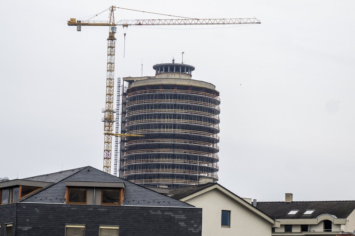 Rezort obrany ma objasnit plan vyuzivania Kukurice