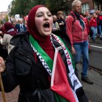 Statisice protestujucich v Amsterdame vyzvali vladu na prisnejsi postoj voci Izraelu